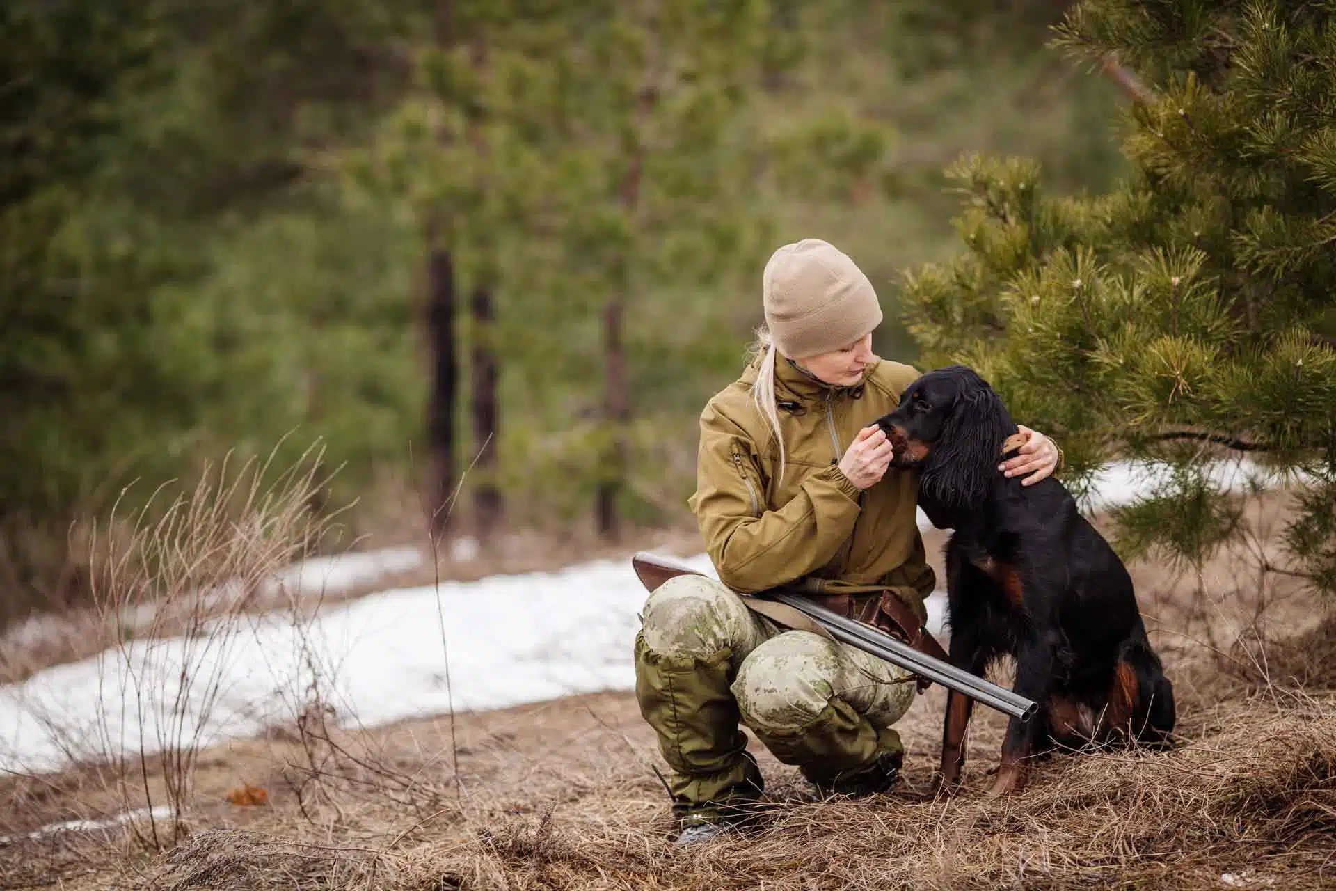 Jägerin mit Jagdhund