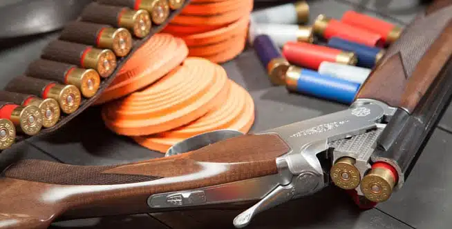 Gewehr mit Munitionsgürtel